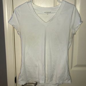 💘ANN TAYLOR V-NECK SHORT SLEEVE SHIRT